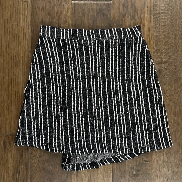 Urban Outfitters Skirt - Picture 3 of 8